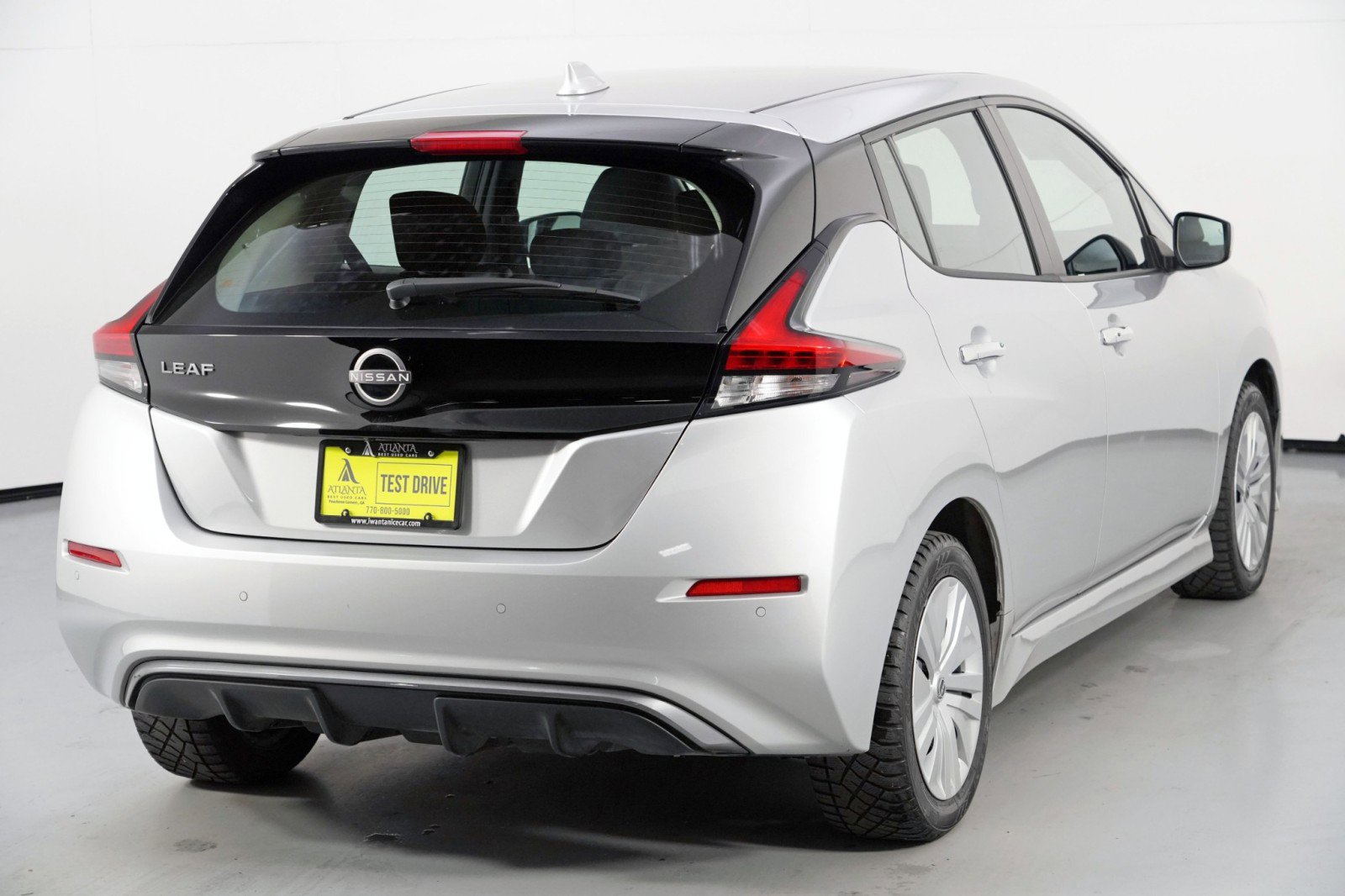 Used 2025 Nissan Leaf S image 43