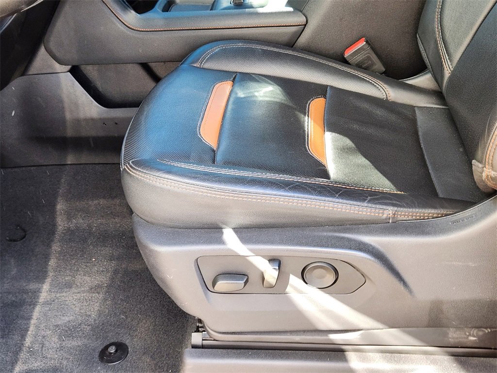 Used 2025 GMC Sierra 3500 AT4 w/ AT4 Premium Plus Package image 8