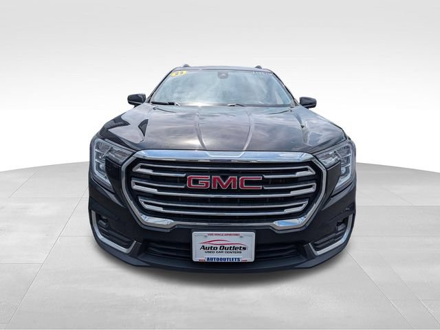 Used 2023 GMC Terrain SLT w/ Infotainment Package II AWD/4WD image 2