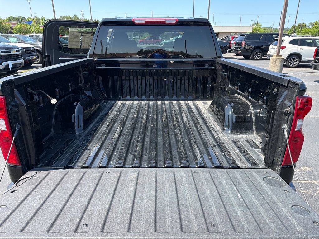 Used 2025 Chevrolet Silverado 1500 LT AWD/4WD image 35