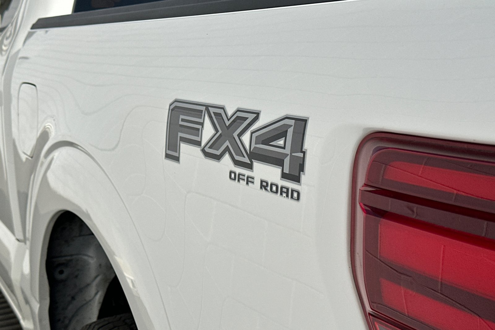 Used 2024 Ford F150 Lariat w/ FX4 Off-Road Package AWD/4WD image 32