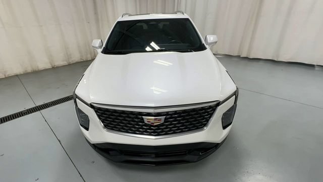 Certified 2024 Cadillac XT4 Premium Luxury w/ Cold Weather Package AWD/4WD image 3