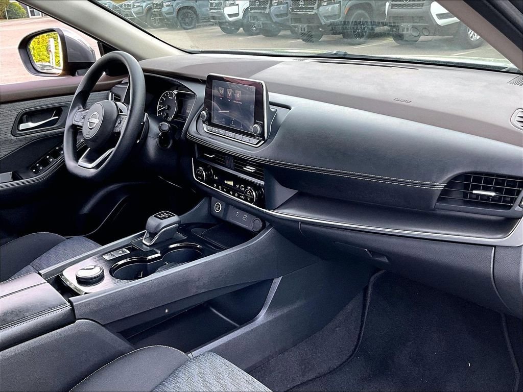 Used 2023 Nissan Rogue SV AWD/4WD image 14