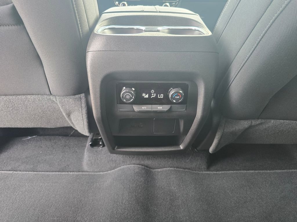 New 2026 Chevrolet Traverse LT image 23