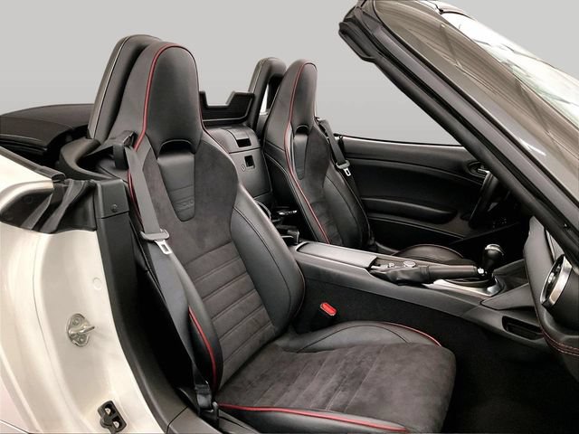 Used 2017 FIAT 124 Spider Abarth RWD image 7