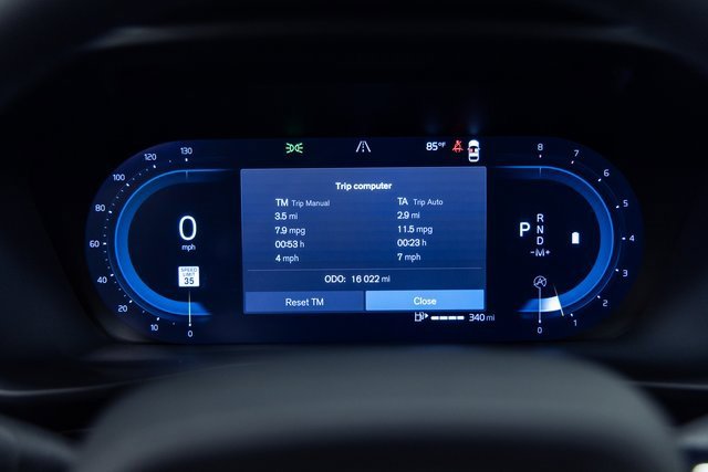 Used 2024 Volvo XC40 B5 Ultimate w/ Protection Package Premier image 2