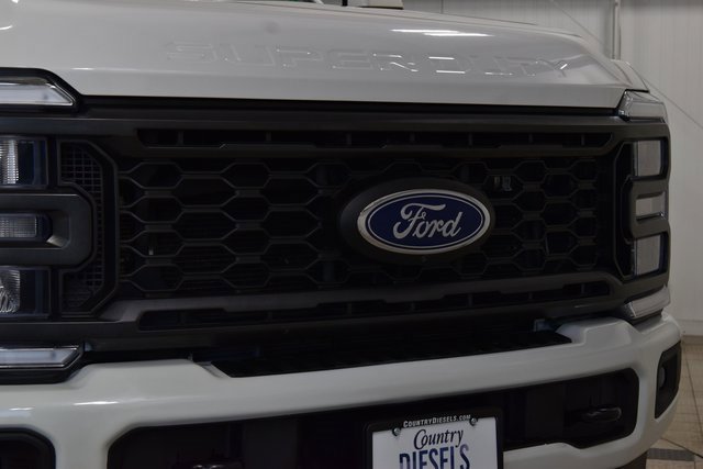 Used 2023 Ford F250 Lariat w/ Sport Appearance Package image 9