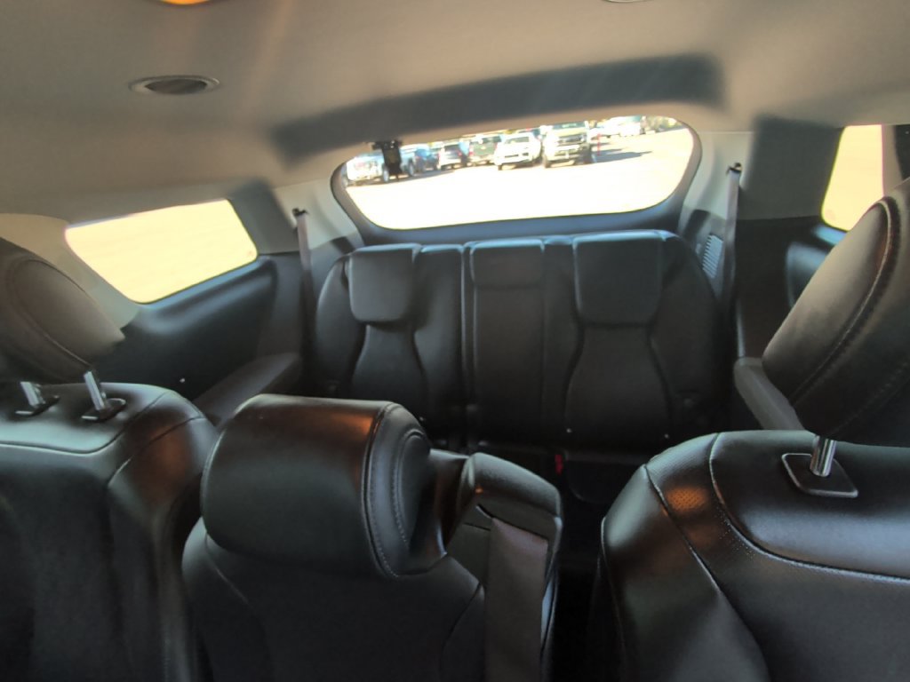 Used 2025 Kia Carnival FWD image 36
