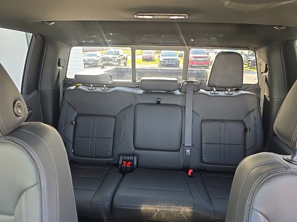 Used 2024 Chevrolet Silverado 1500 High Country w/ High Country Premium Package image 15