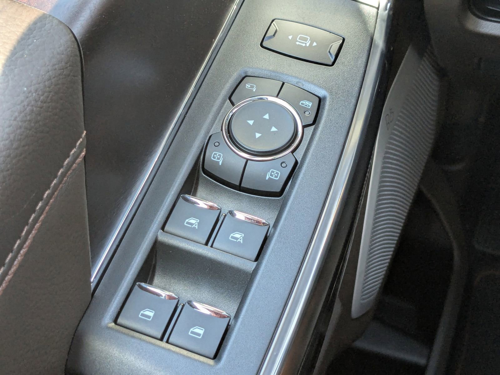 New 2025 Ford F350 King Ranch w/ Chrome Package image 27