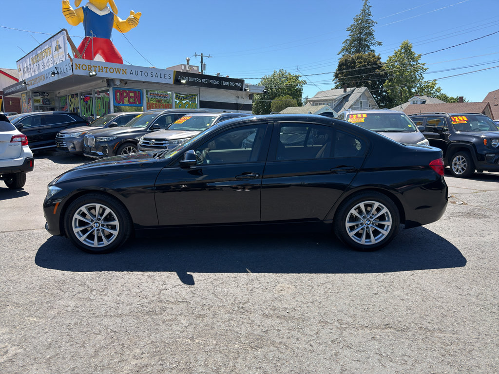 Used 2016 BMW 320i xDrive Sedan AWD/4WD image 3