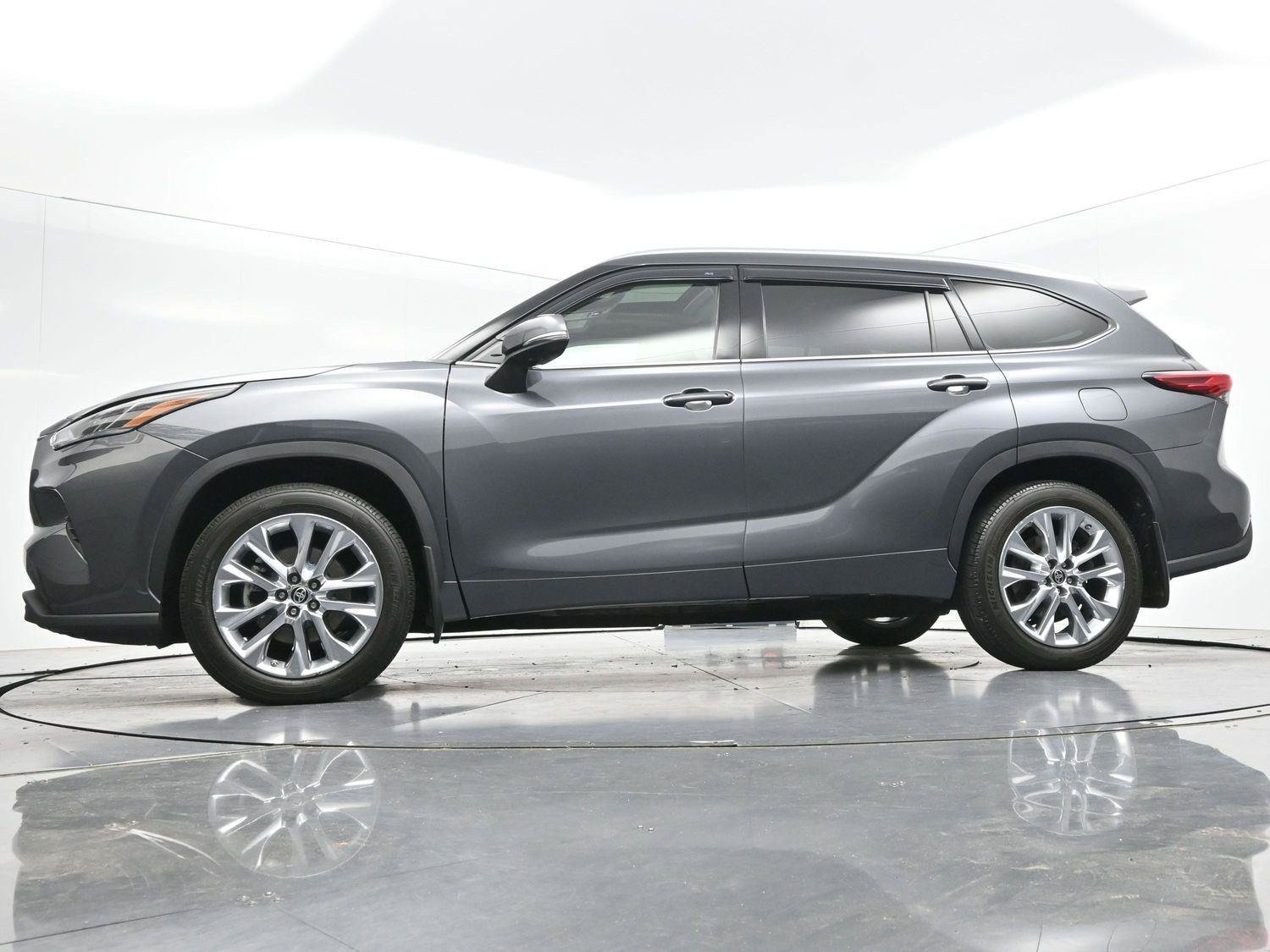 Used 2021 Toyota Highlander Limited AWD/4WD image 47