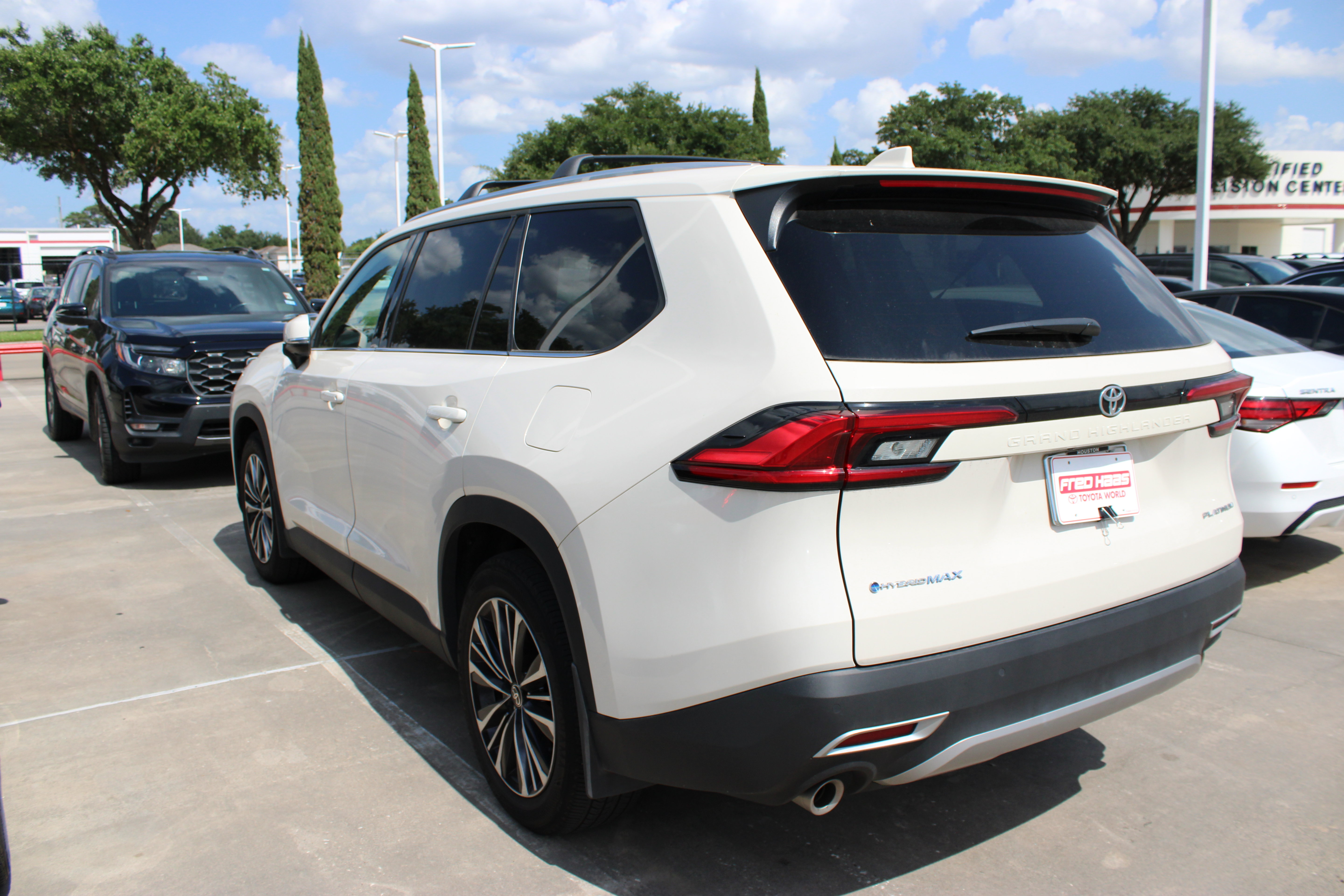 Used 2024 Toyota Grand Highlander AWD Hybrid image 6