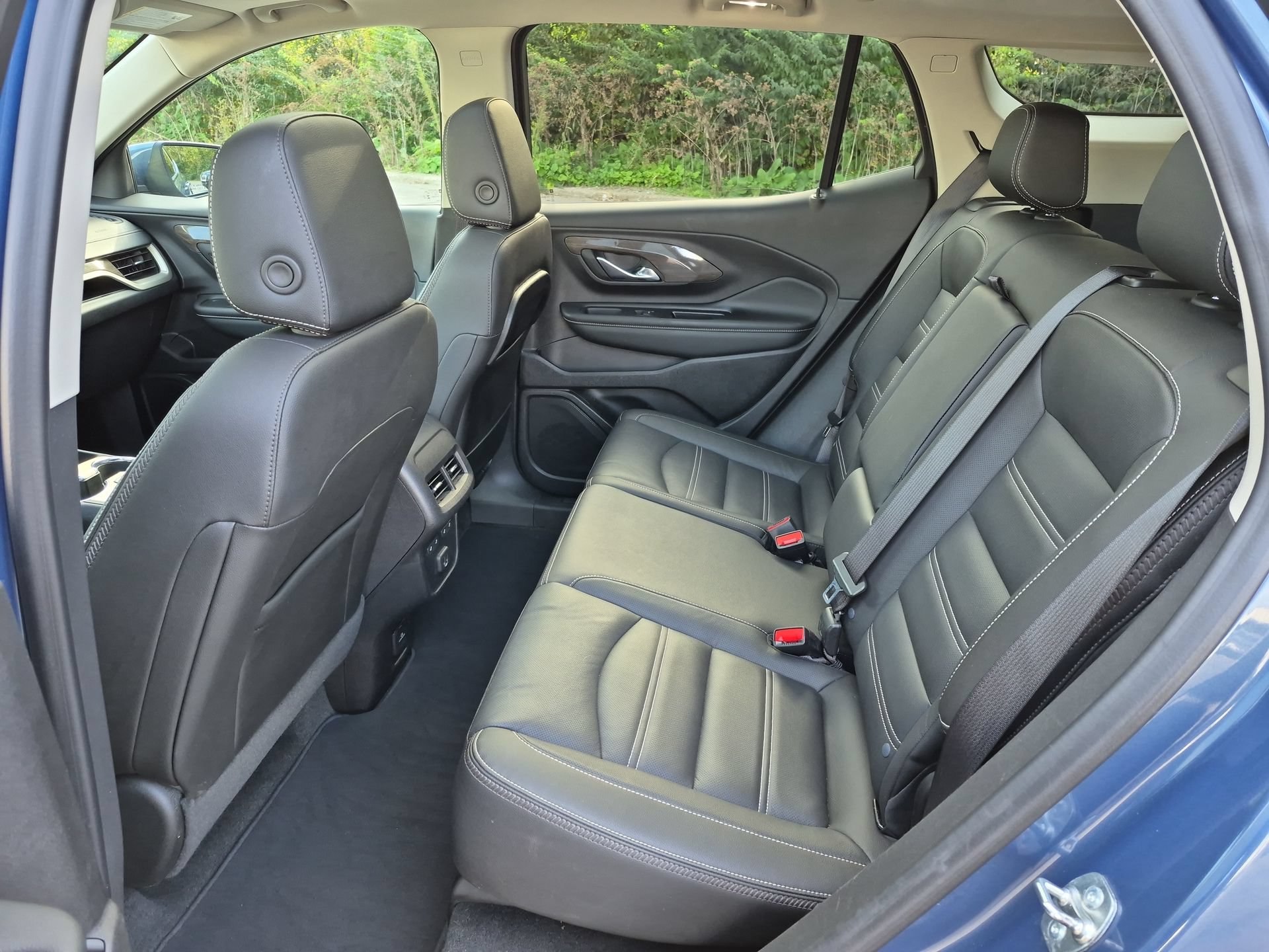 Used 2024 GMC Terrain Denali w/ Denali Premium Package AWD/4WD image 28