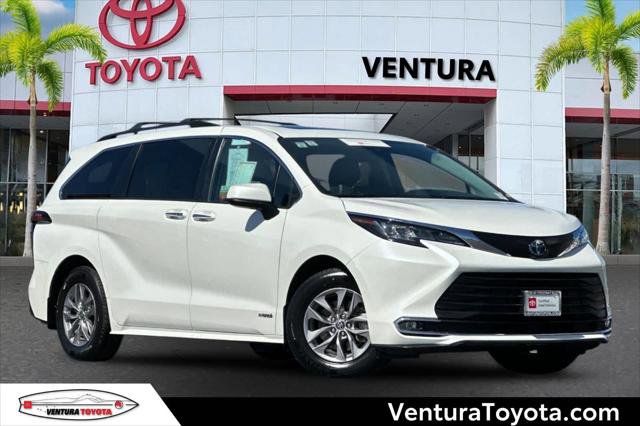 Certified 2021 Toyota Sienna XLE