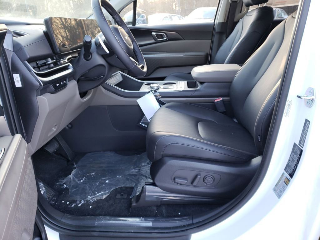 New 2026 Kia Carnival LXS FWD image 14