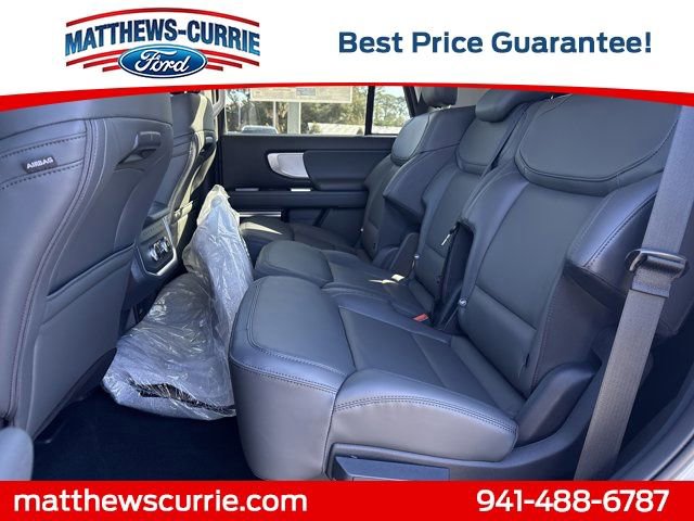New 2026 Ford Expedition Active image 12