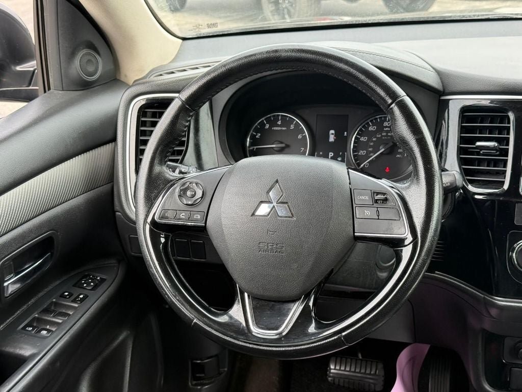 Used 2018 Mitsubishi Outlander SE FWD image 12