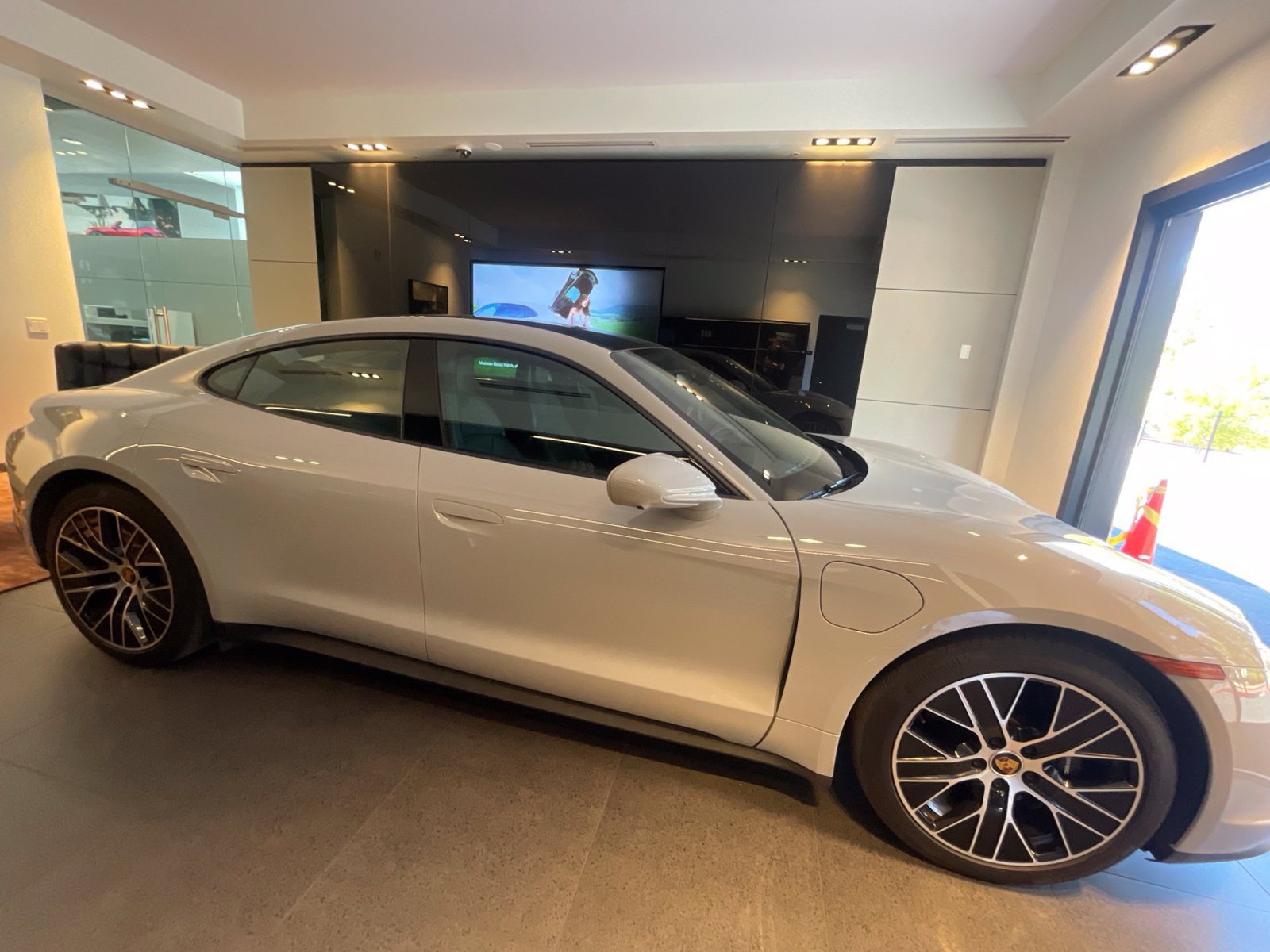 Certified 2024 Porsche Taycan w/ Premium Package RWD image 4
