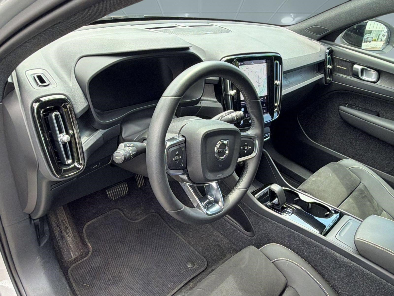 Certified 2023 Volvo C40 P8 Recharge Ultimate AWD/4WD image 4
