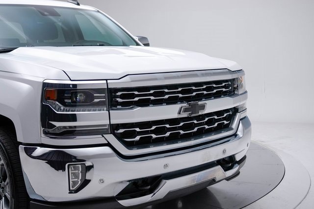Used 2018 Chevrolet Silverado 1500 LTZ w/ LTZ Plus Package image 12