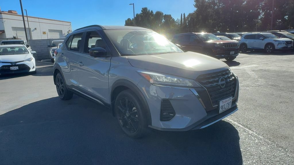 Used 2024 Nissan Kicks SR w/ SR Premium Package FWD image 3