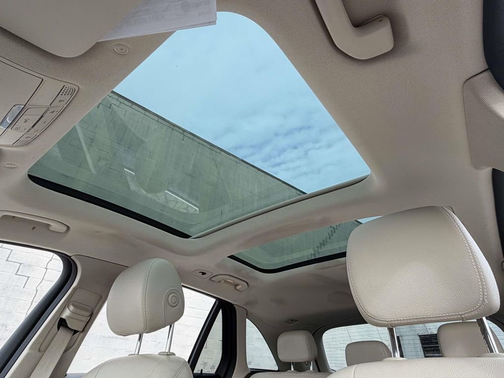 Used 2021 Mercedes-Benz GLC 300 4MATIC image 37