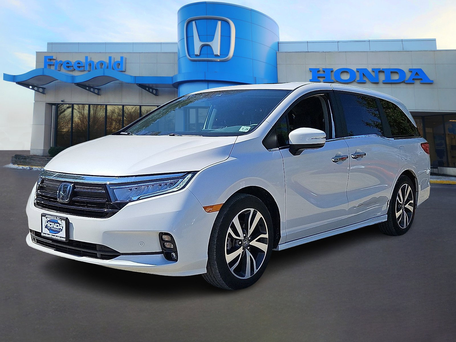 Used 2023 Honda Odyssey Touring image 3