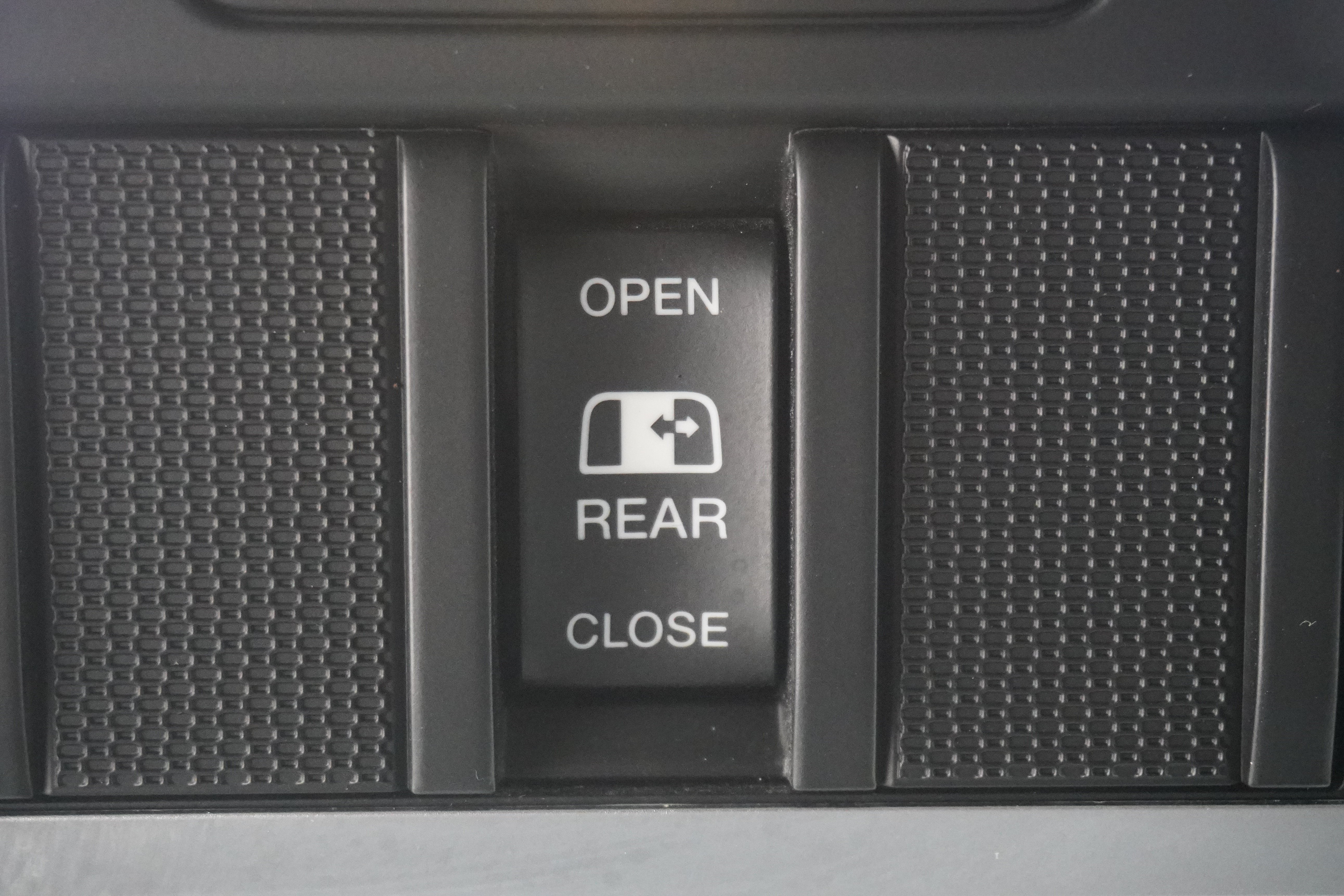 Used 2020 RAM 1500 Laramie RWD image 22