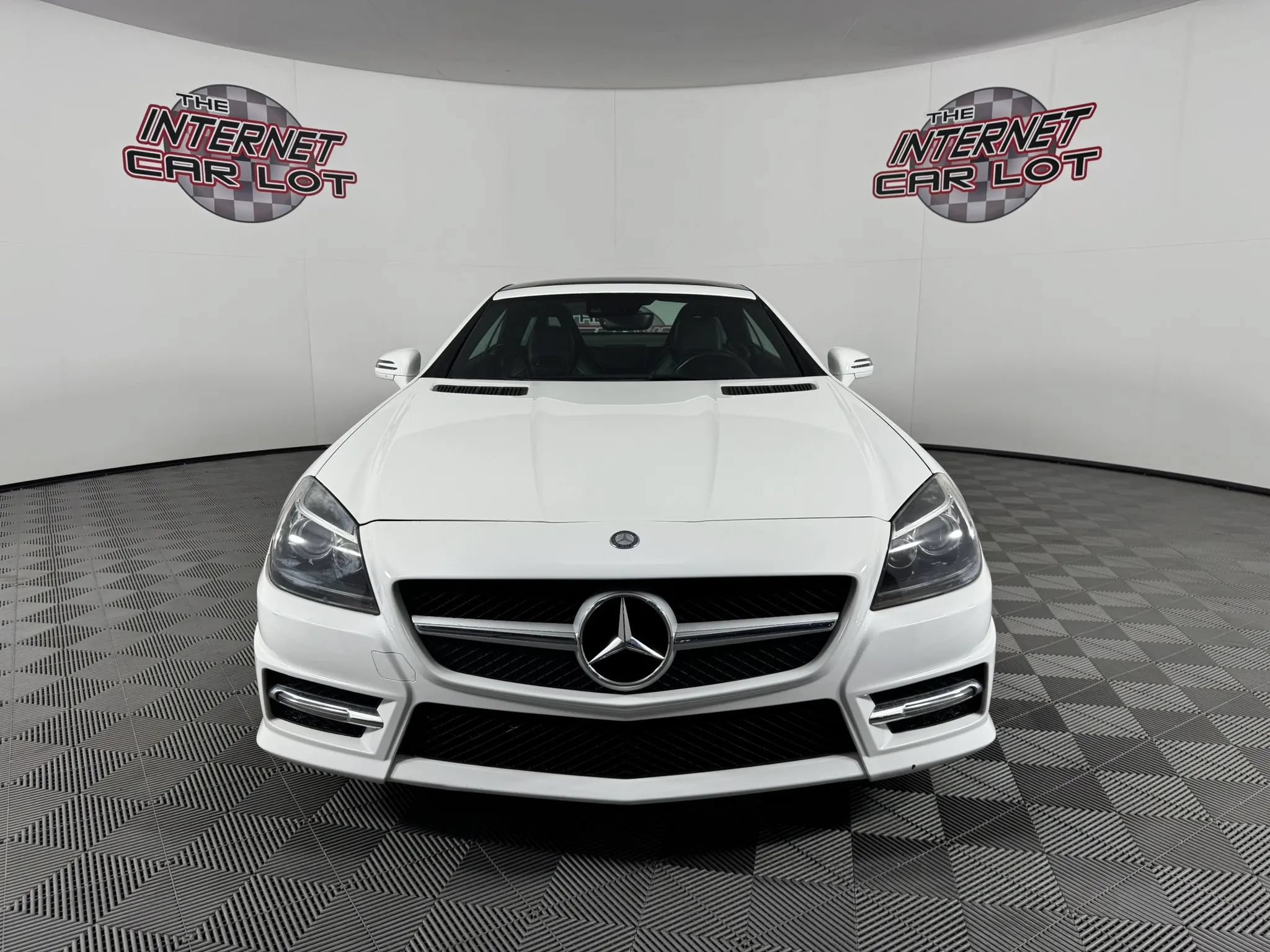 Used 2015 Mercedes-Benz SLK 250 image 3