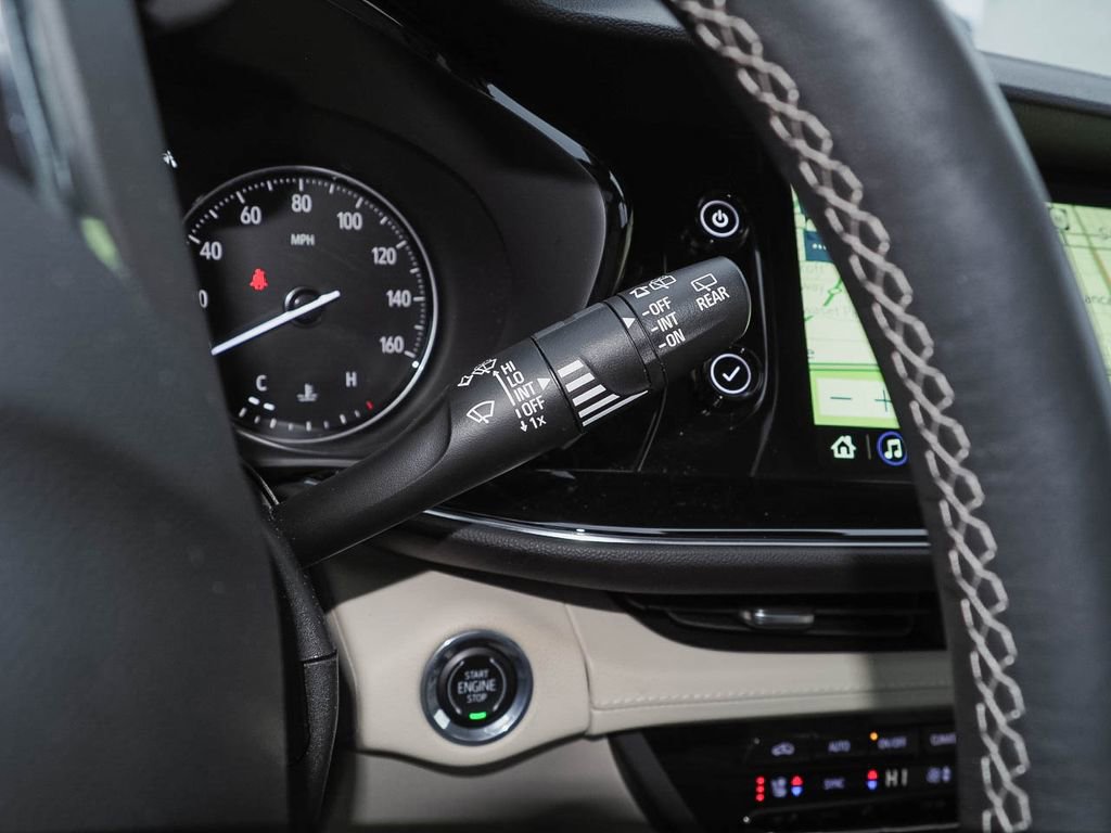 Used 2023 Buick Envision Avenir image 33