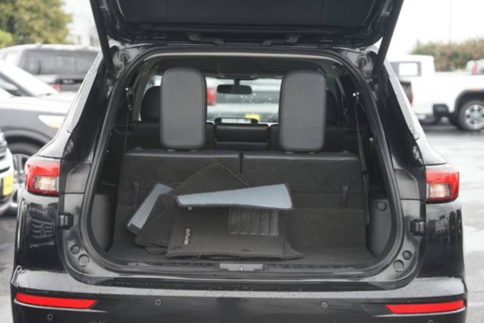 Used 2022 Mitsubishi Outlander SE FWD image 33