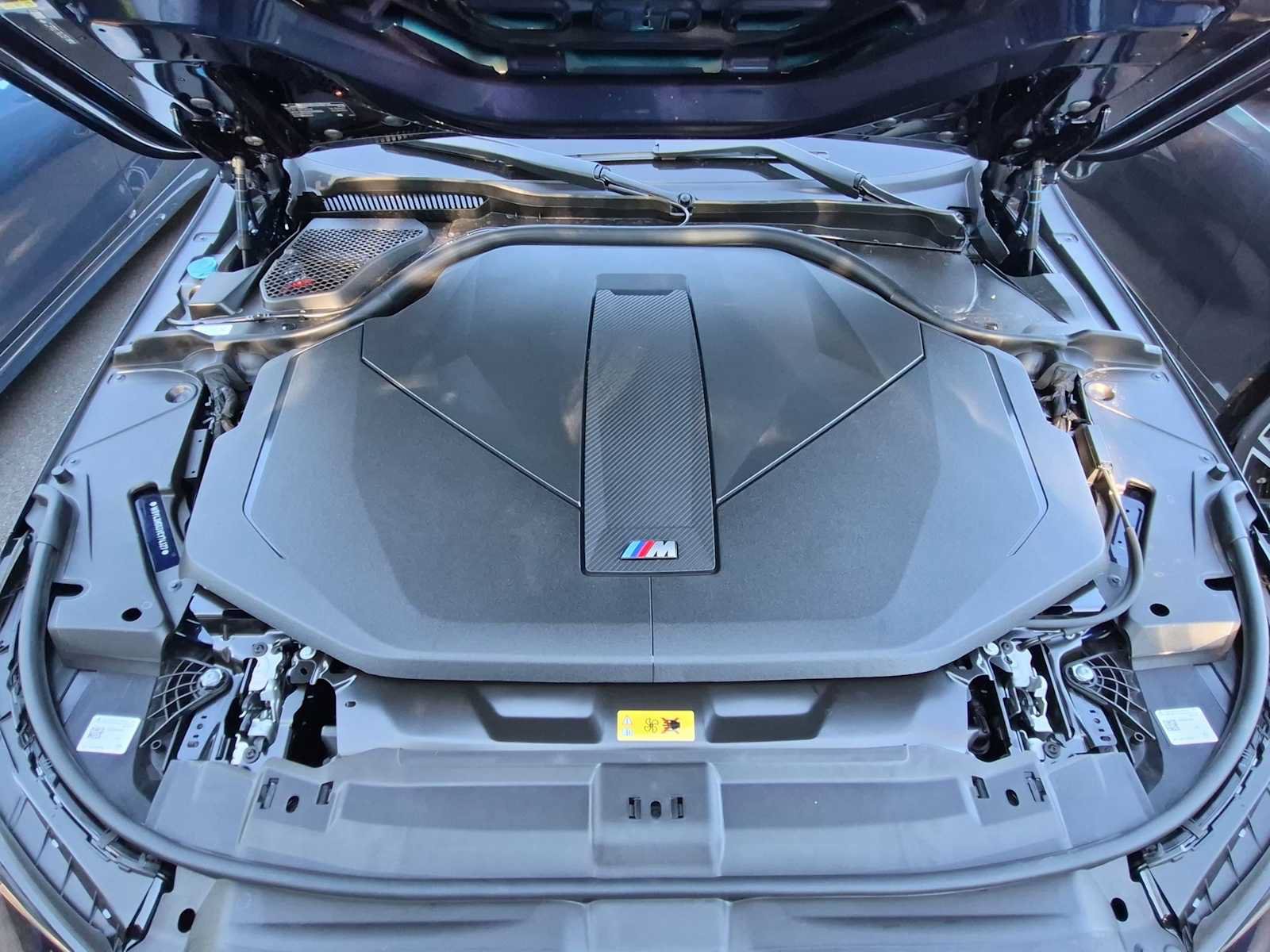 New 2027 BMW i5 M60 w/ Dynamic Handling Package AWD/4WD image 15