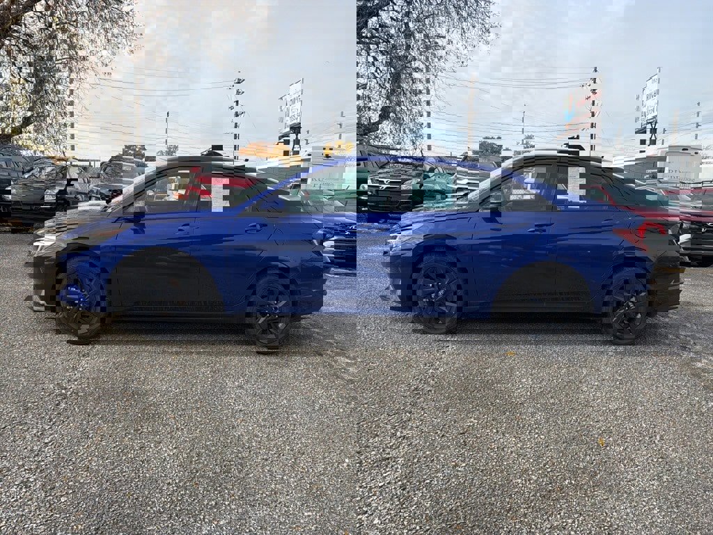 Certified 2022 Hyundai Elantra SEL image 4