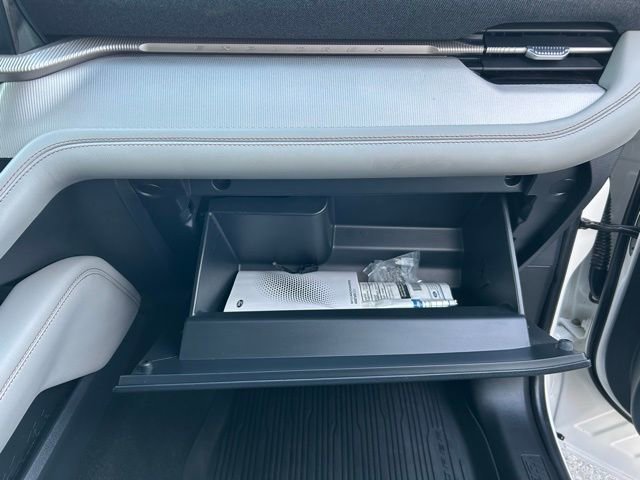 Used 2025 Ford Explorer Active w/ Active Comfort Package image 32