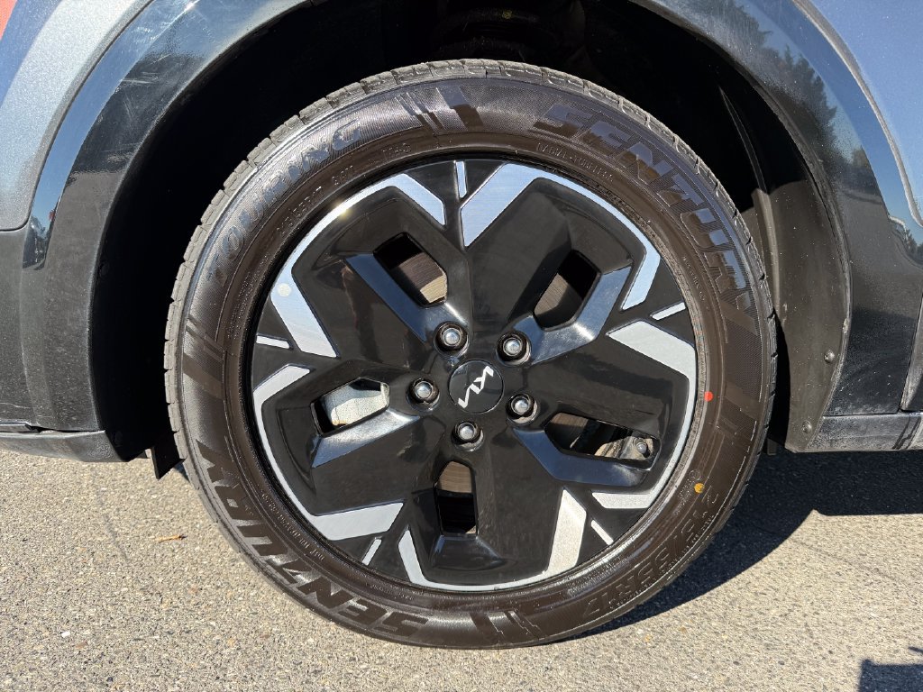 Certified 2023 Kia Niro Wind FWD image 9