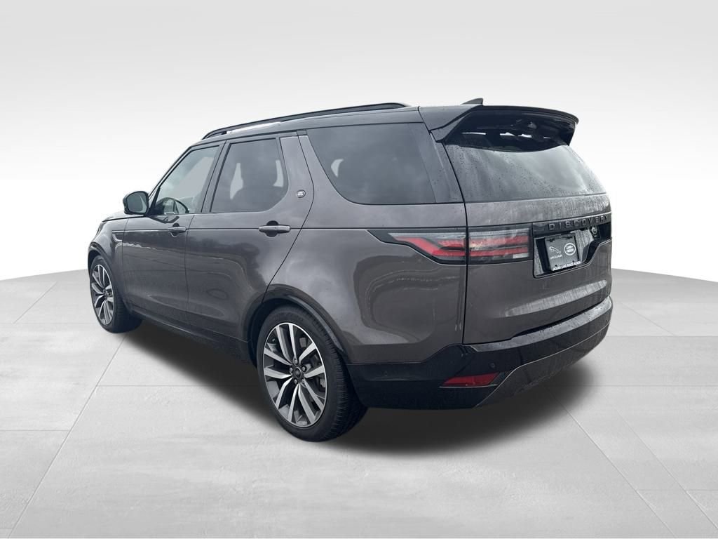 New 2023 Land Rover Discovery S R-Dynamic image 3