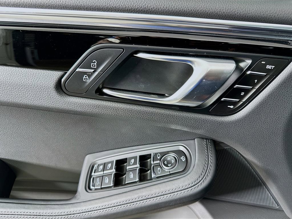 New 2025 Porsche Macan image 20