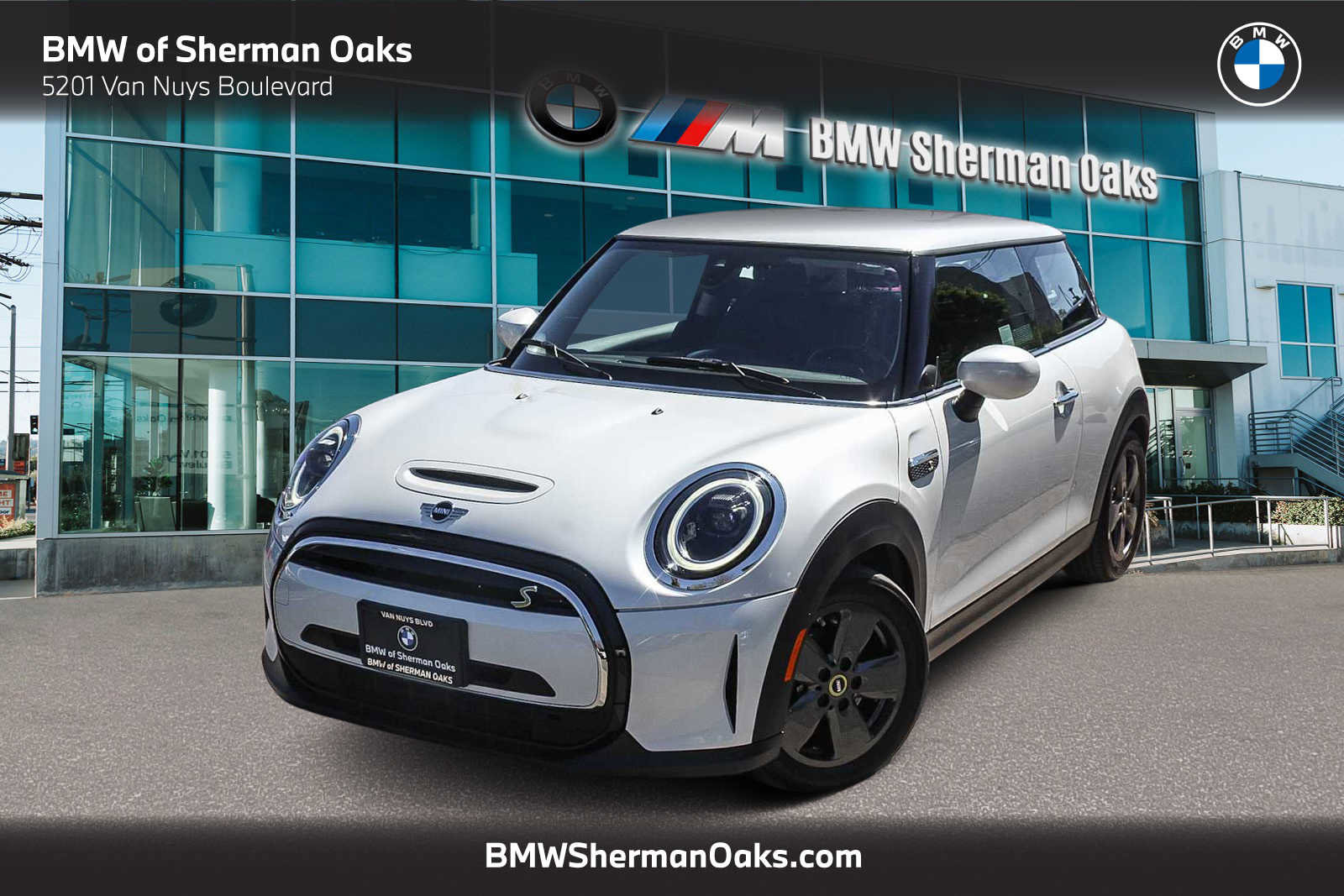 Used 2024 MINI Cooper SE FWD image 1