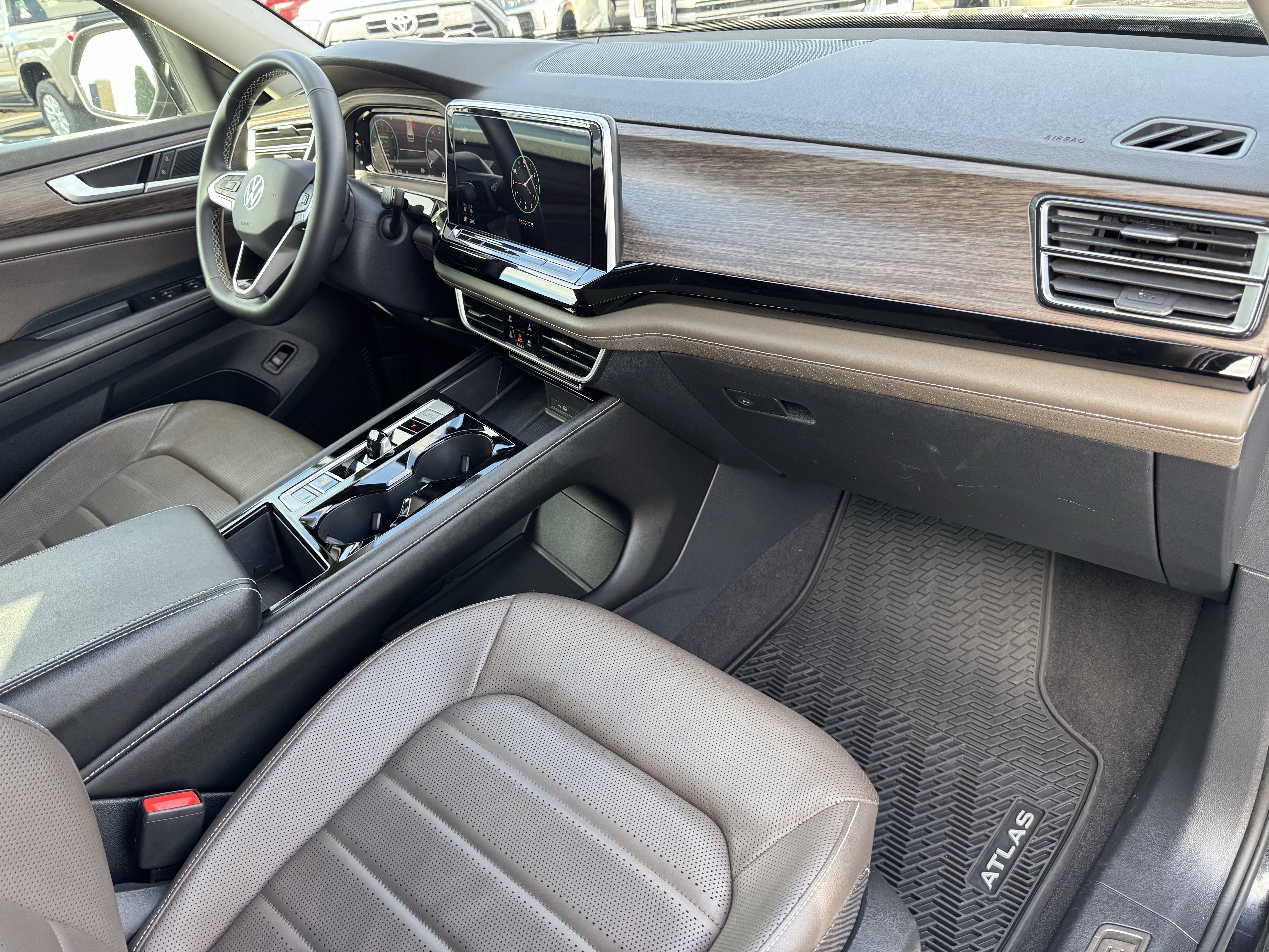 Used 2024 Volkswagen Atlas SEL image 42