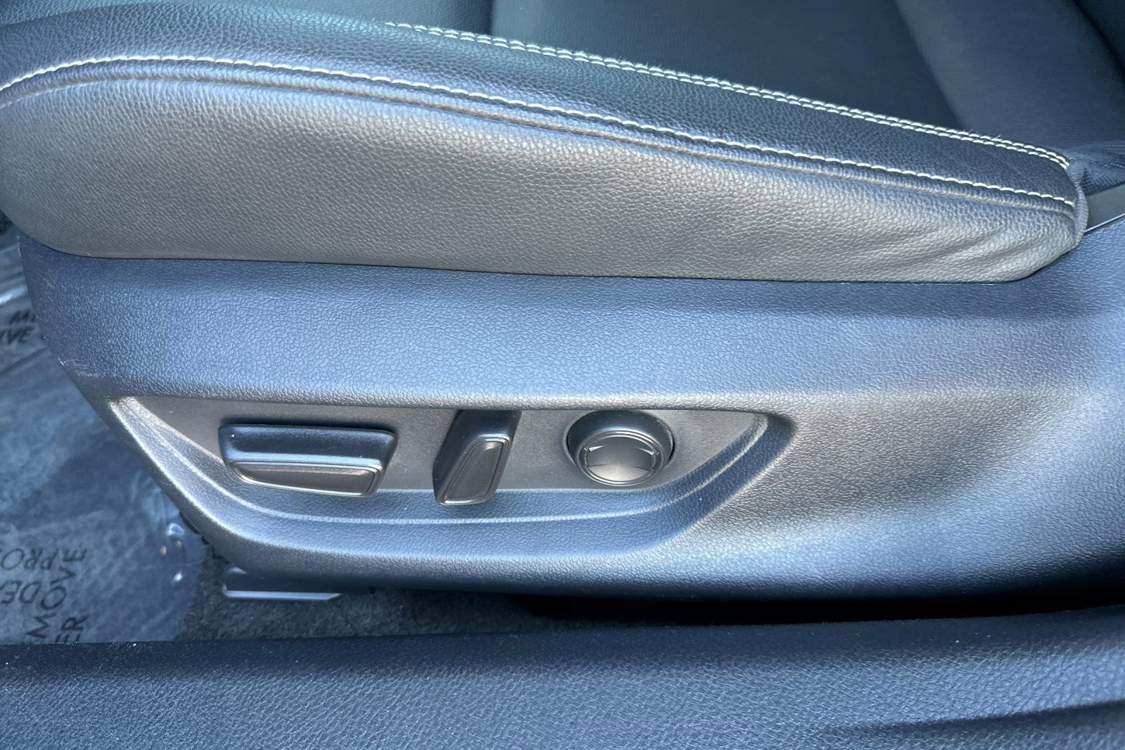 Used 2025 Toyota Camry SE image 12