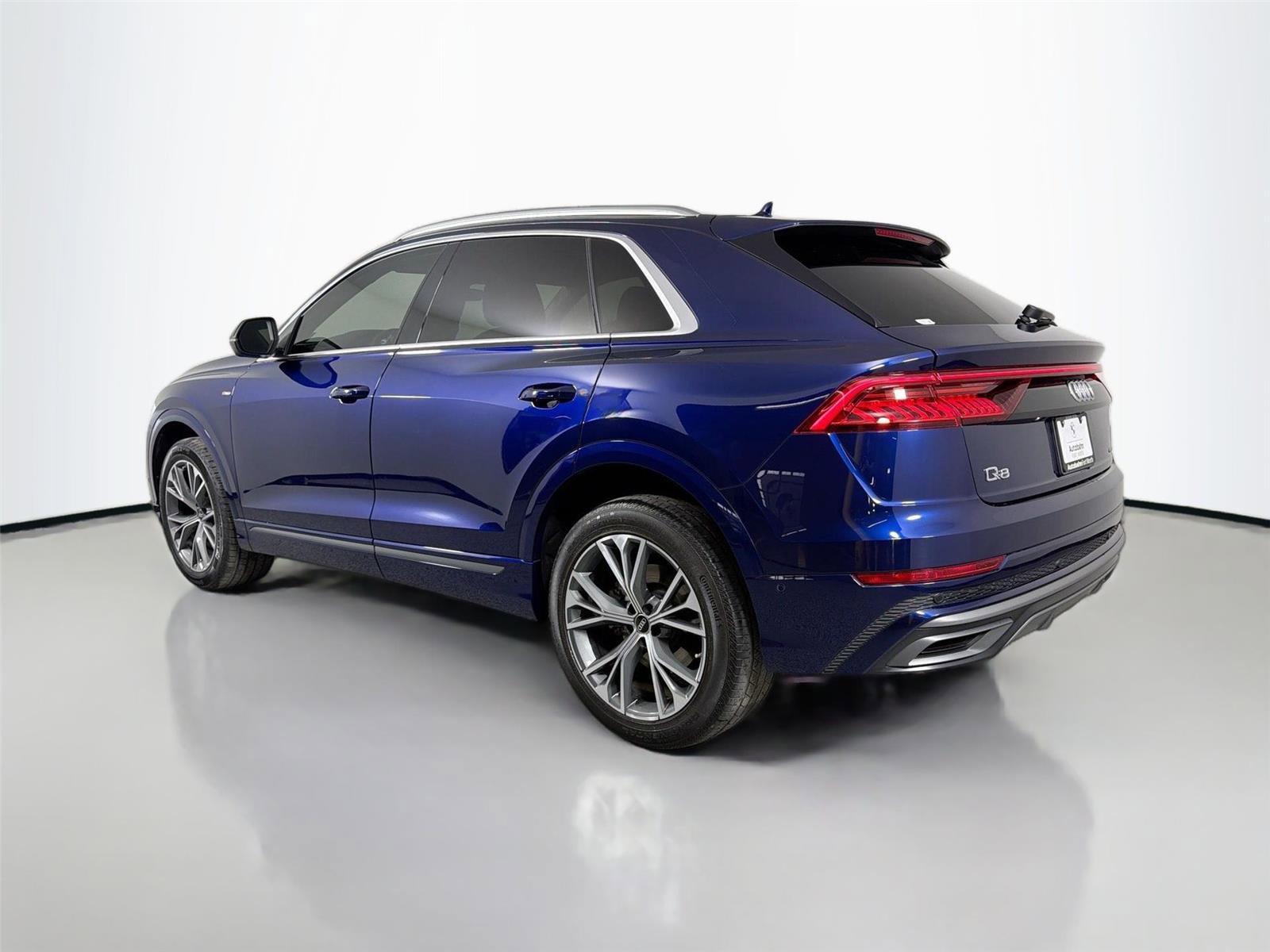 Used 2022 Audi Q8 Premium Plus AWD/4WD image 8