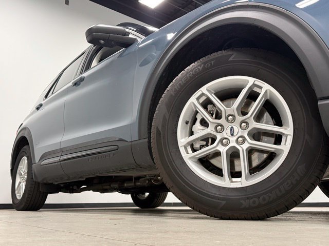 New 2026 Ford Explorer Active RWD image 2