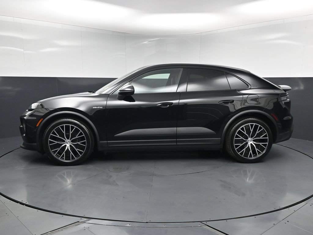 New 2026 Porsche Macan 4 Electric AWD/4WD image 2