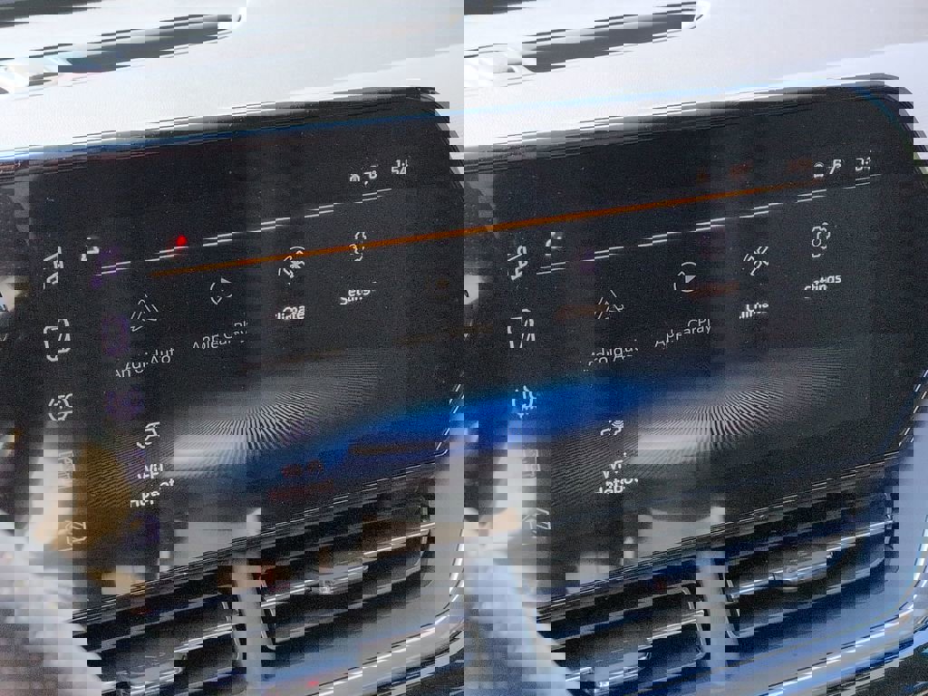 New 2026 Chevrolet Trax RS w/ Sunroof Package image 8