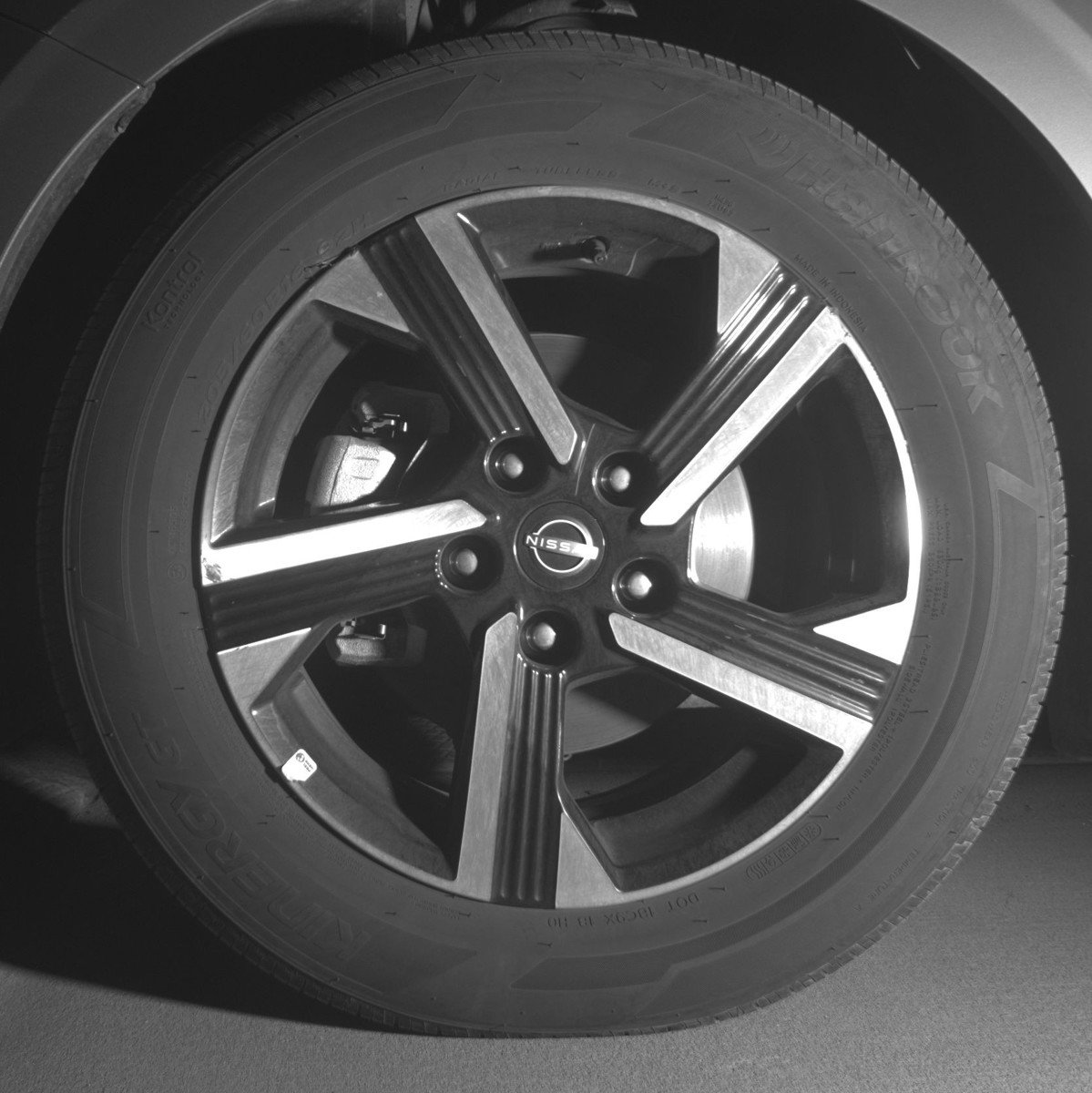 Used 2025 Nissan Sentra SV FWD image 12