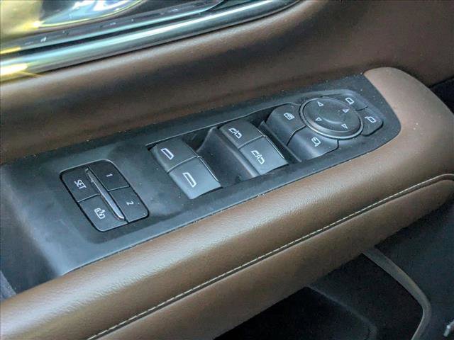 Used 2021 Chevrolet Suburban High Country w/ Premium Package image 12