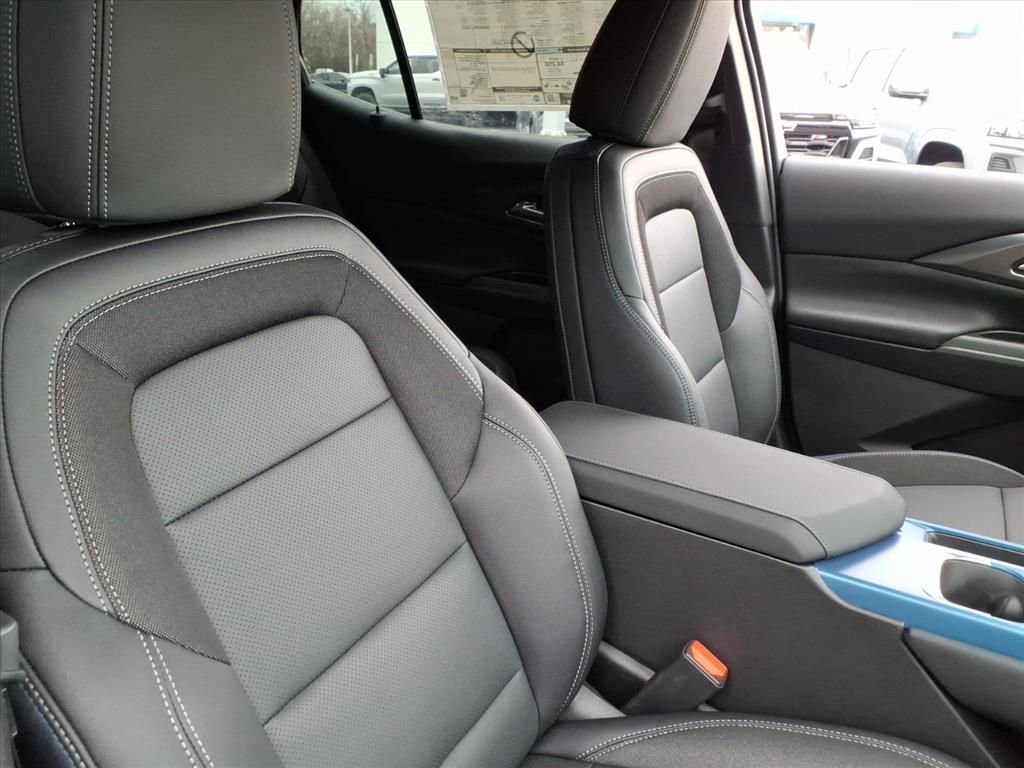 New 2026 Chevrolet Equinox EV LT image 17