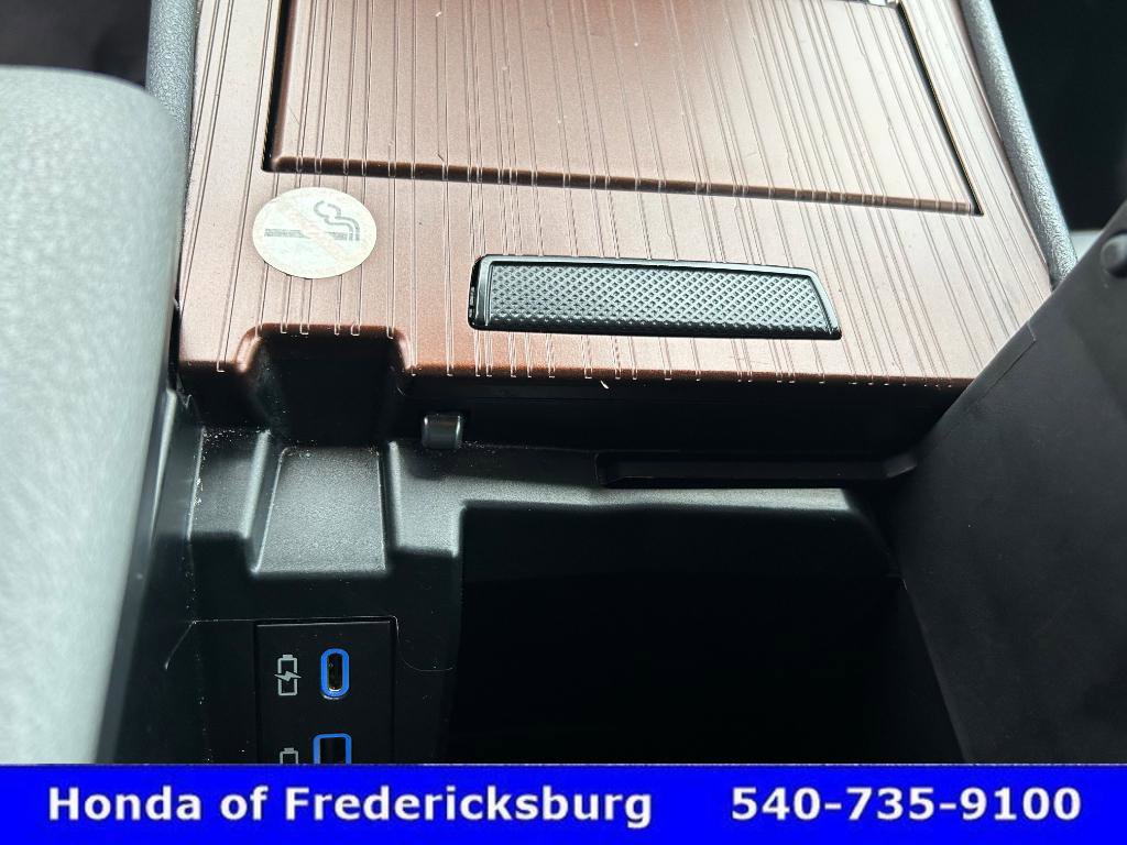 Used 2024 Toyota Sienna XLE image 24