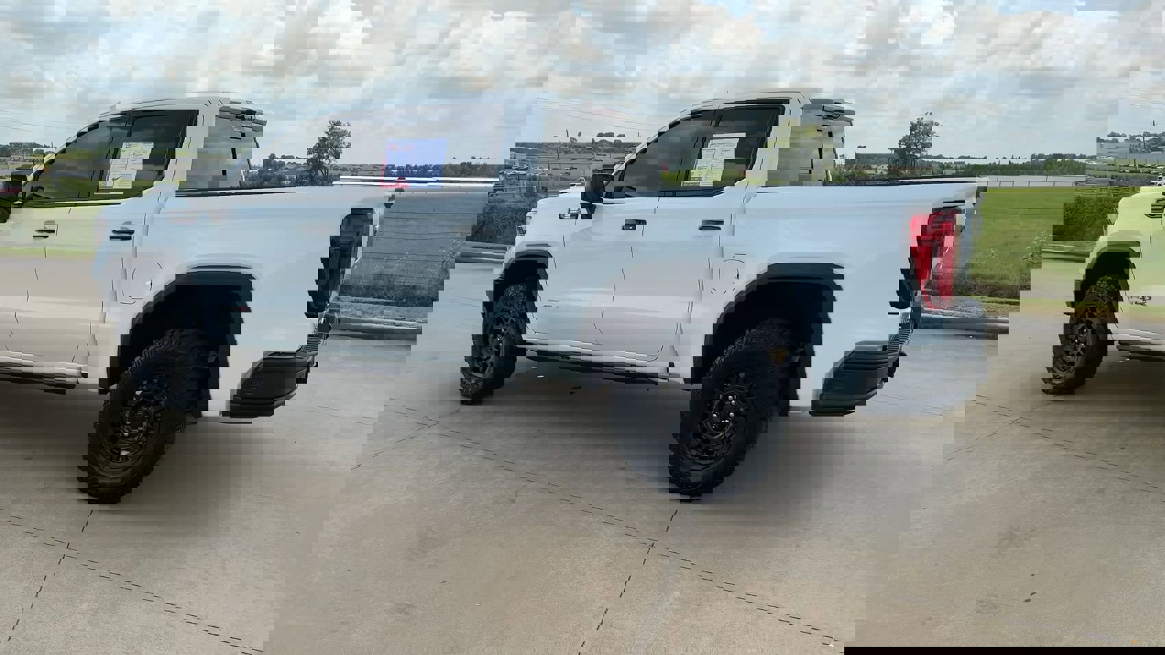 Used 2024 GMC Sierra 1500 AT4X w/ AT4X AEV Edition image 7